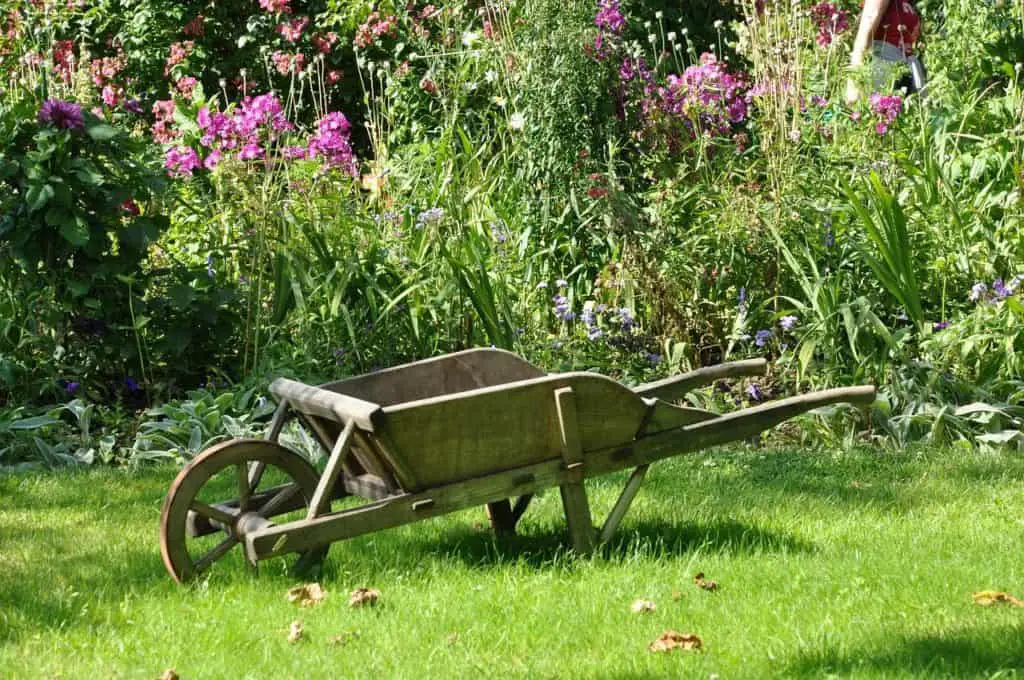A wheelbarrow on the article Are Folding Wheelbarrows Any Good